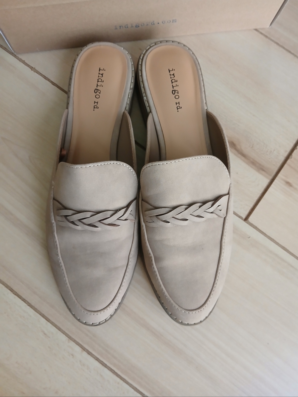 Indigo Women's Loafers In Taupe Color Size 9 With Box - Picture 4 of 8